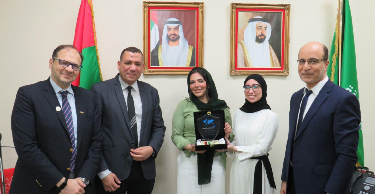 Zaina Nael Numan and Reem Salah AlAnsari, winners of LabQ